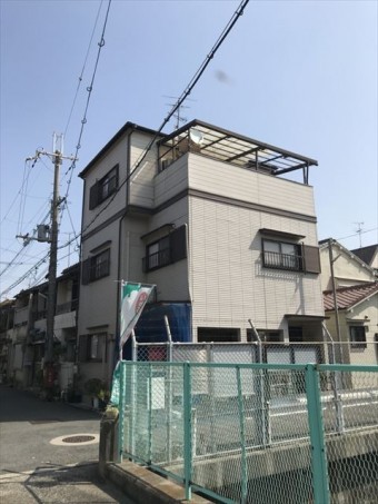 波板張替え 全景
