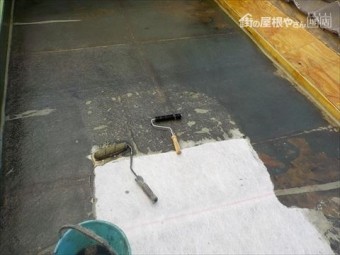 床ガラス繊維貼り付