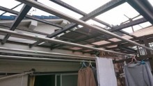 正面屋根飛散状況