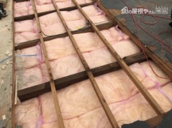 グラスウール敷込