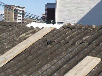 スレート棟板取付け完了