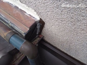 屋根・壁取合い板金仕舞い完了