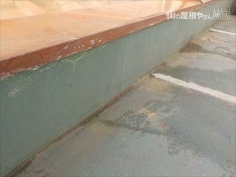 経年劣化したベランダ立上り壁現況