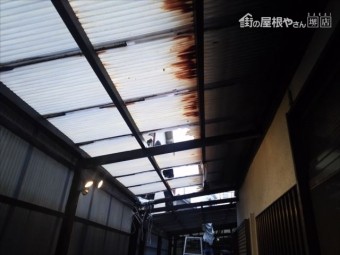 波板 破損