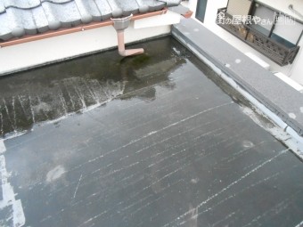 屋上にてドレンが詰まり水溜まり発生