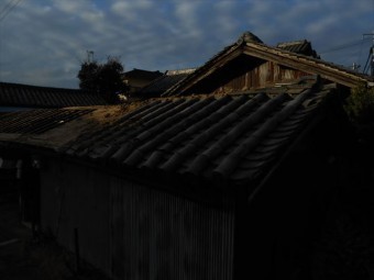 瓦屋根・土撤去状況