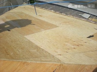 下地板貼り付状況