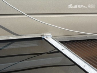 ポリカ張替え コーキング