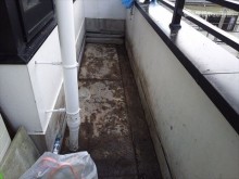 バルコニー植栽・土撤去完了状況