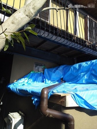 屋根覆い木下地にて成型