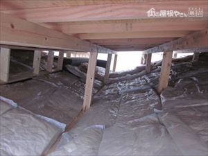 断熱材入れ