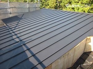 金属製屋根材施工