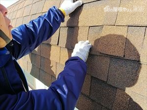 屋根 応急処置施工中