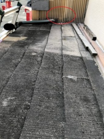 立上り壁と屋根材の劣化