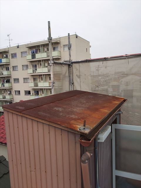 屋上屋根の鋼板葺き錆、腐食状況
