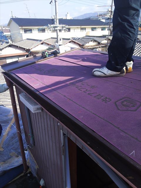 屋上屋根カバー工法ルーフィング