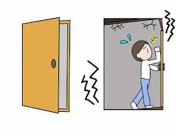ドアが開かない