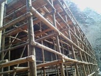 丸太足場