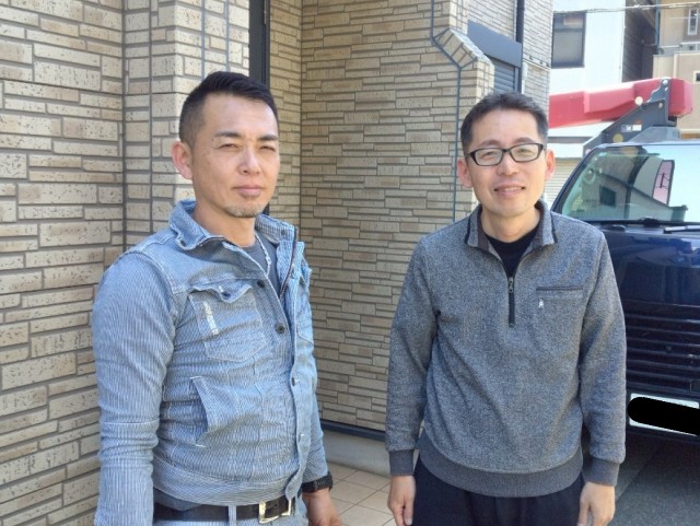 堺市中区にてベランダ屋根修理を行ったT様ツーショット