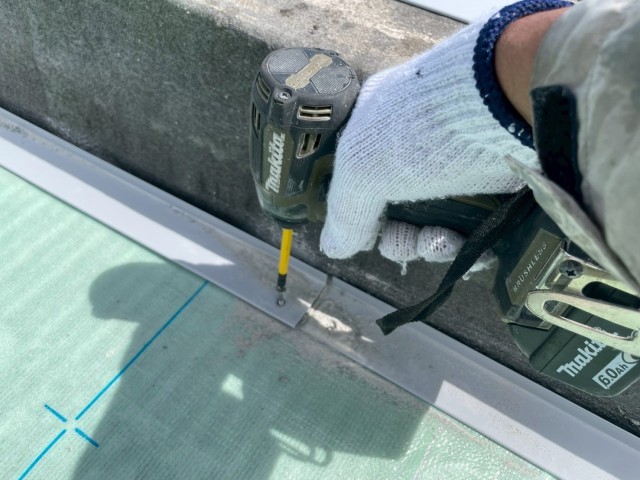 塩ビ鋼板取り付け