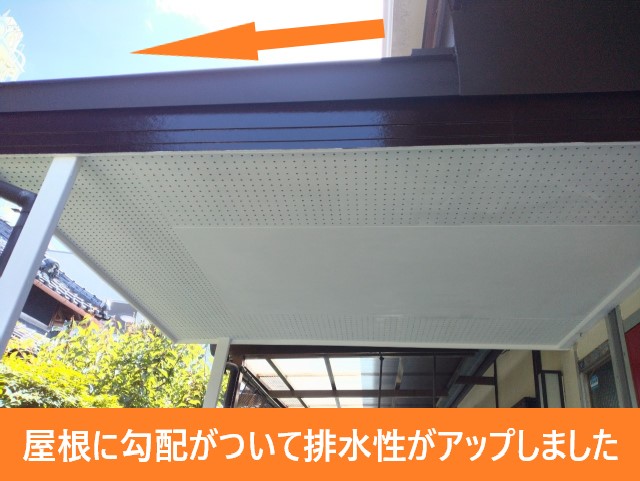 堺市中区にてリピーター様宅の玄関庇屋根カバー工事｜屋根に勾配をつけ立平葺きにする事で排水性をアップさせました