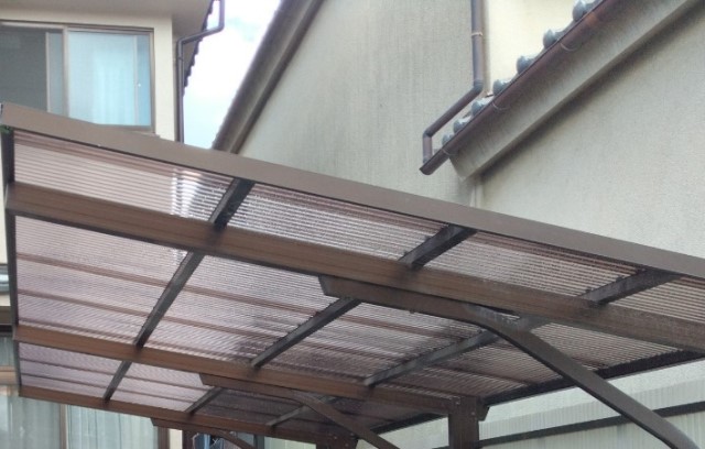 堺市中区で台風7号により飛散したカーポート屋根の全面張り替え｜ジャバラホースの交換工事も行ないました