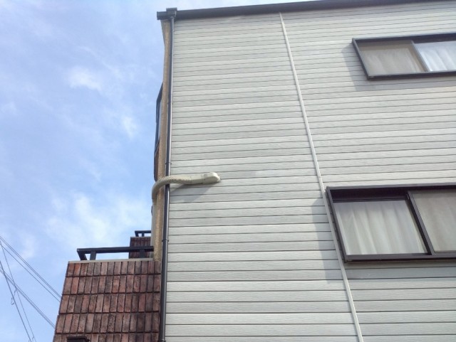 竪樋取り付け